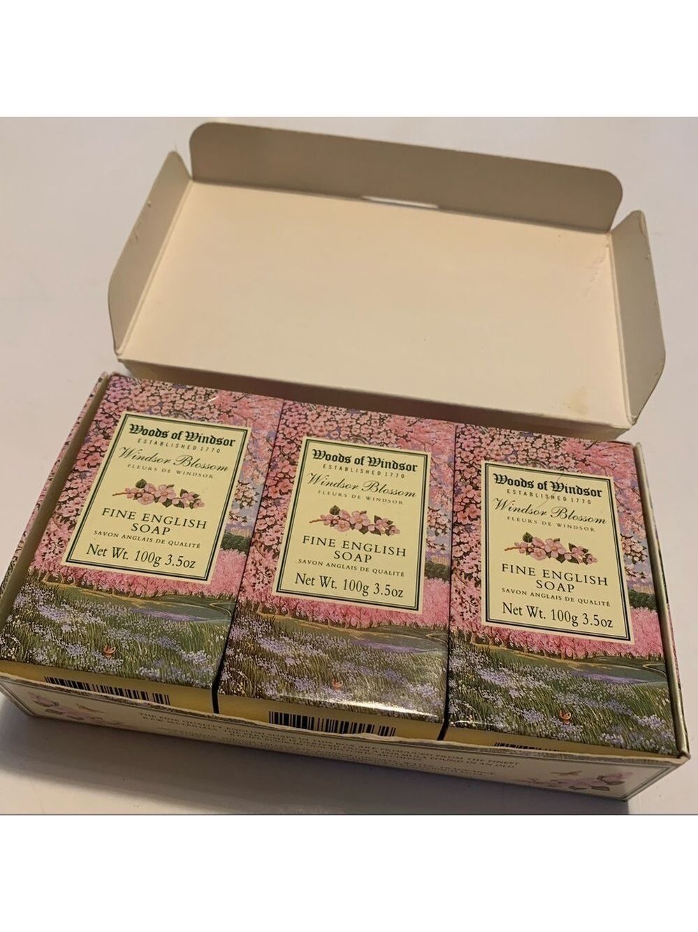 WOODS OF WINDSOR Windsor Blossom floral fine luxury English soap three 3.5 oz